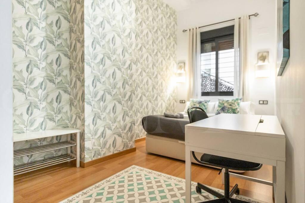 Relaxing Apartment With Parking In The Center By Rems Malaga Ngoại thất bức ảnh