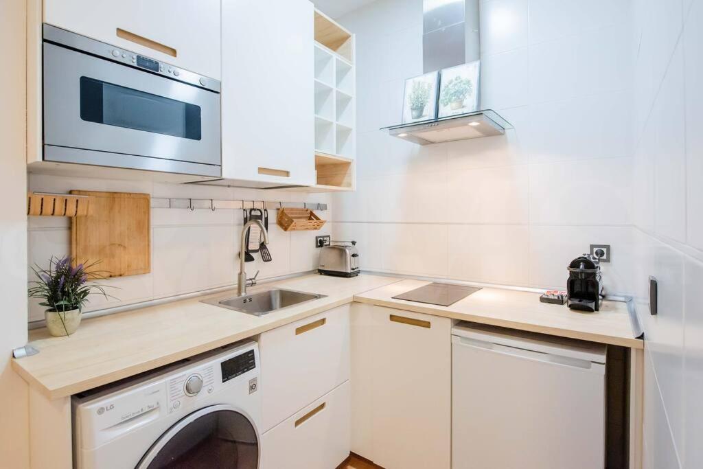 Relaxing Apartment With Parking In The Center By Rems Malaga Ngoại thất bức ảnh