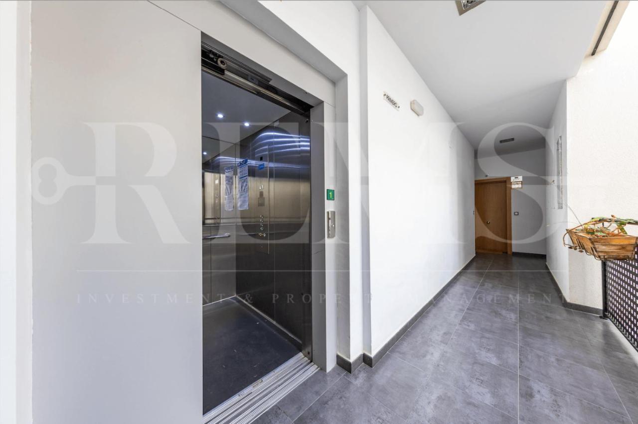 Relaxing Apartment With Parking In The Center By Rems Malaga Ngoại thất bức ảnh