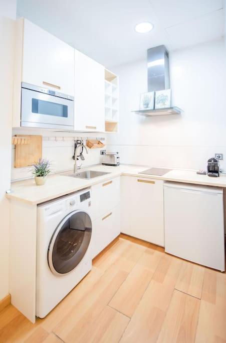 Relaxing Apartment With Parking In The Center By Rems Malaga Ngoại thất bức ảnh