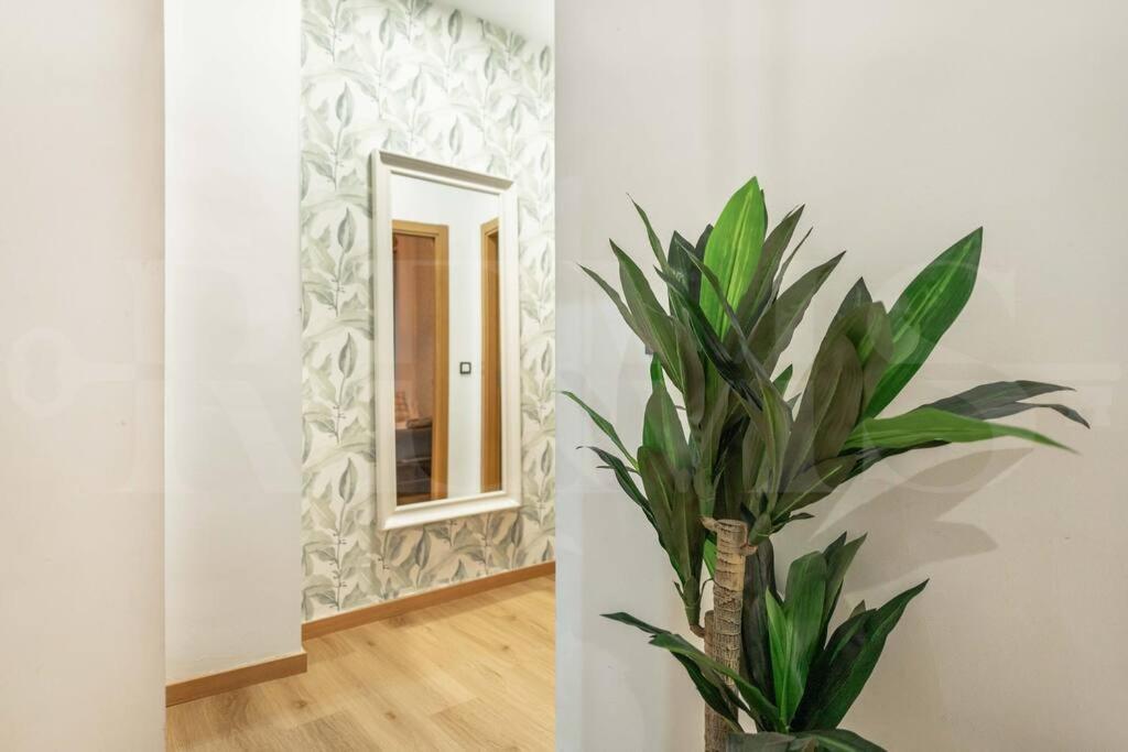 Relaxing Apartment With Parking In The Center By Rems Malaga Ngoại thất bức ảnh